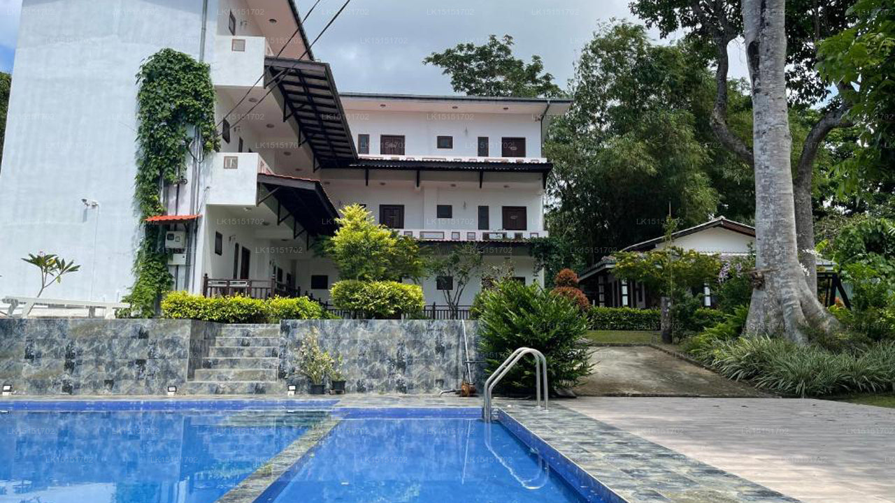 Ilamparuma Hotel, Weligama