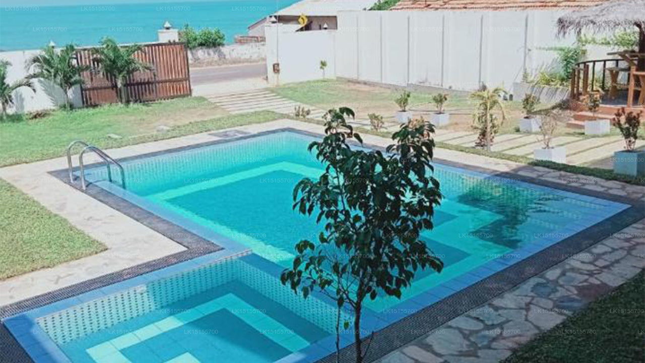 The Cosy Beach, Marawila