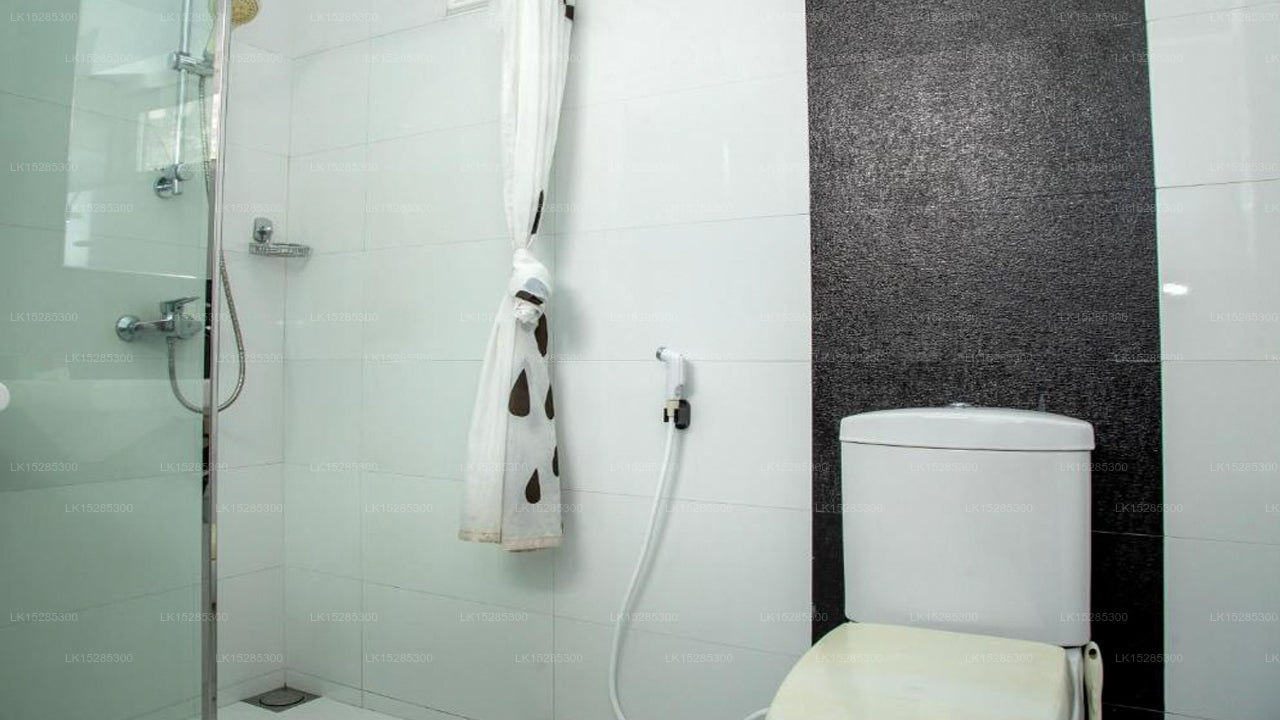 Funk Bunks - By The Lake, Kandy