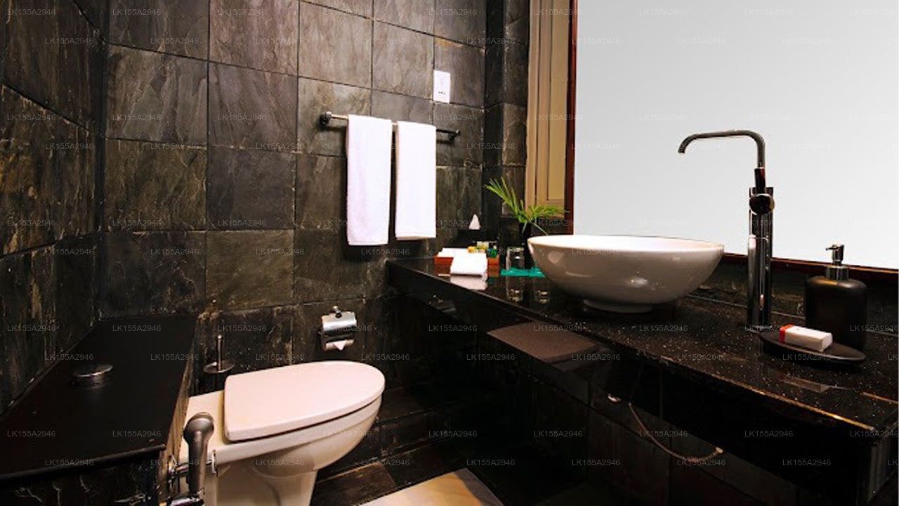 Ocean Edge Suites & Hotel Colombo