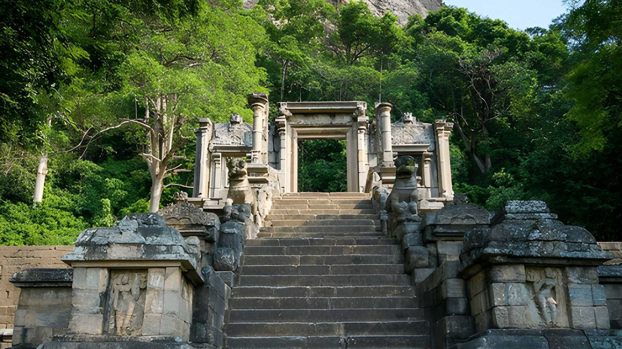 Yapahuwa Guided Tour with Entrance Tickets