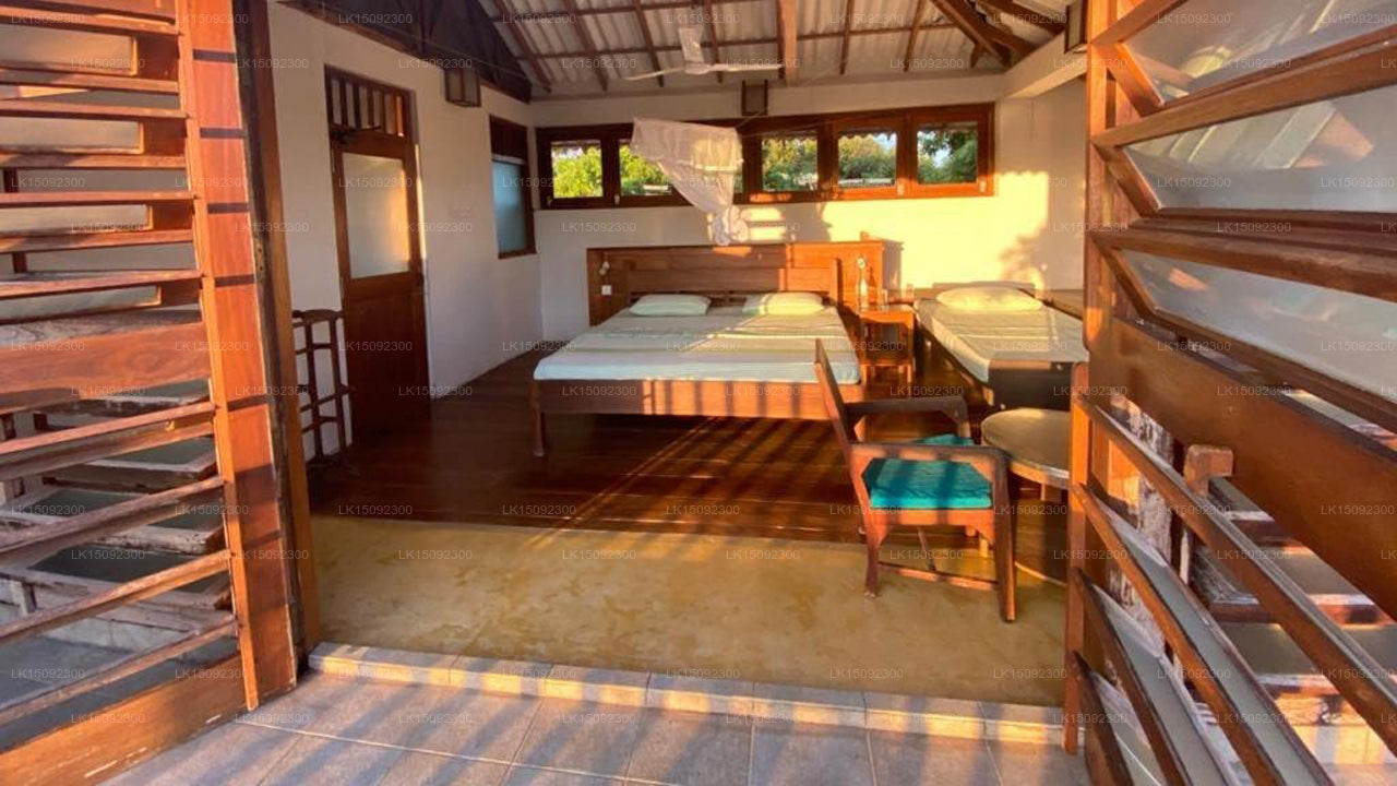 Kudakaliya Surf Bungalow