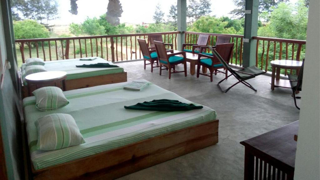 Kudakaliya Surf Bungalow