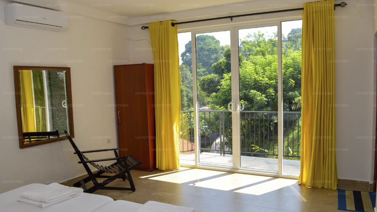 Feel Home, Kandy