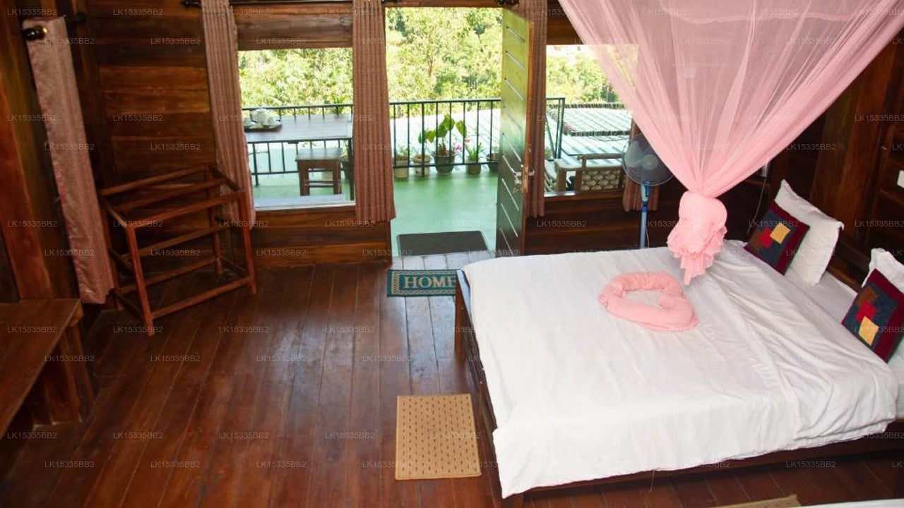 View arch wood cabin, Ella