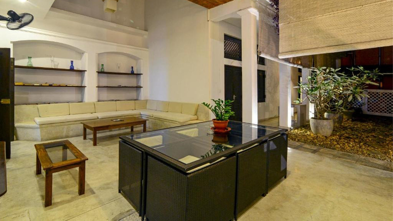 56 by Deco, Galle