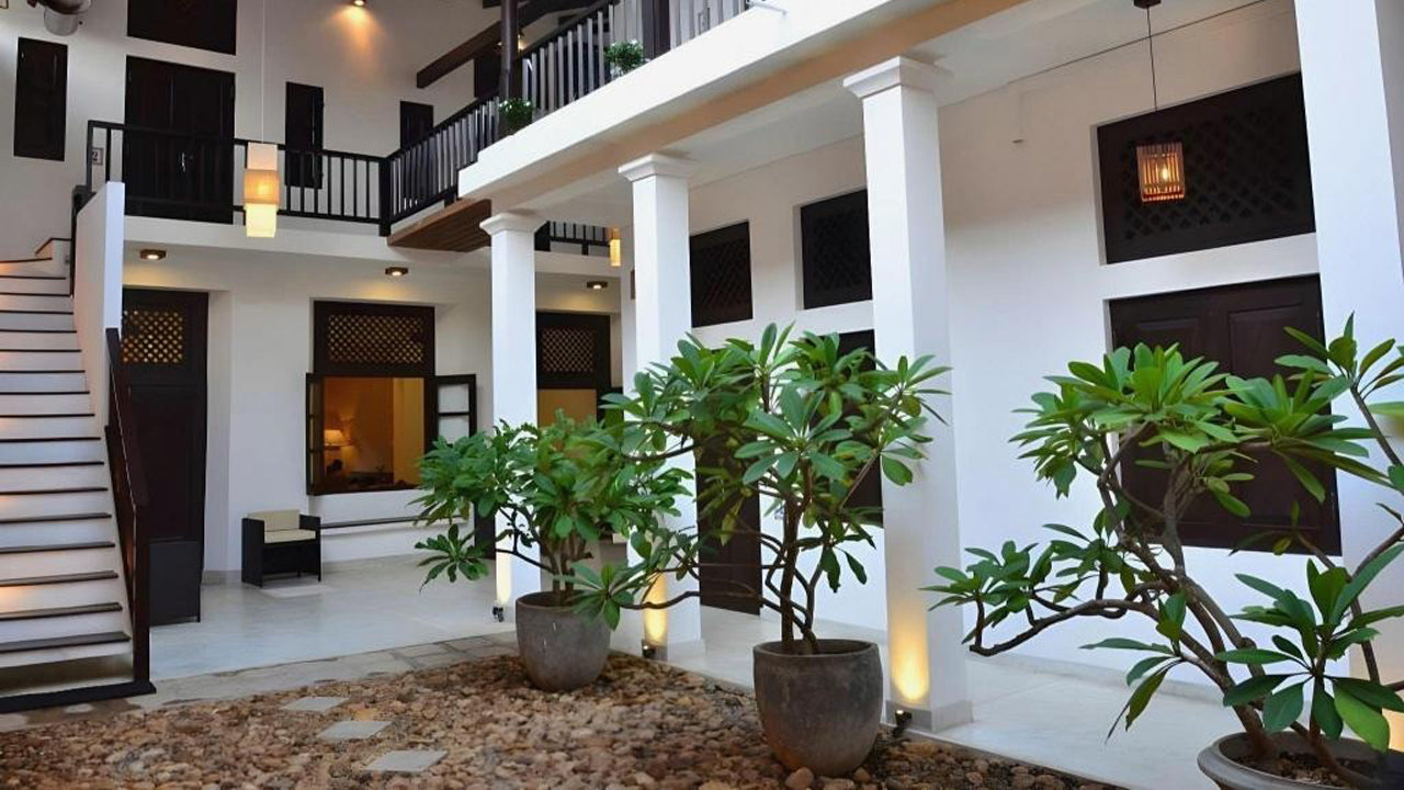 56 by Deco, Galle