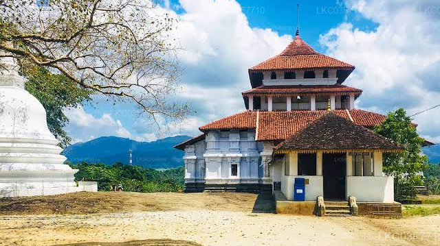 Colombo to Kandy Private Transfer with Sightseeing Stops