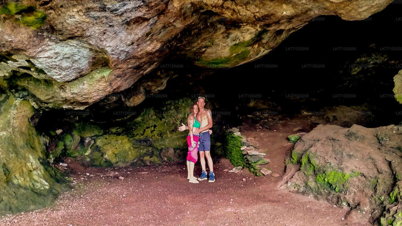 Belilena Cave Cycling Tour from Kitulgala