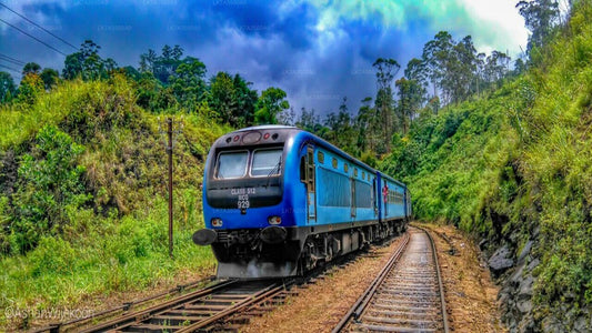 Kandy to Ella train ride on (Train No: 1005 "Podi Menike")